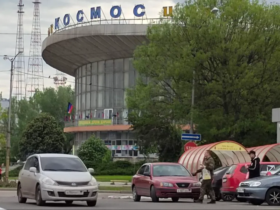 Жители Донецка рассказали, как за год изменилась жизнь в республике