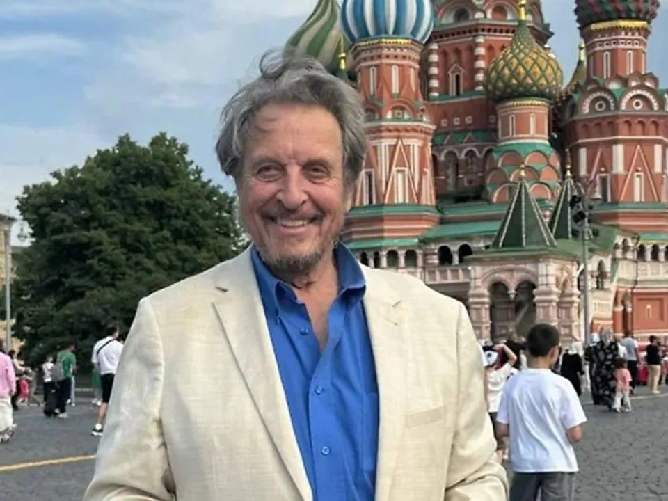 «Я познал бедную жизнь»: отец Илона Маска в Москве поделился, как провел детство в лагере беженцев в ЮАР