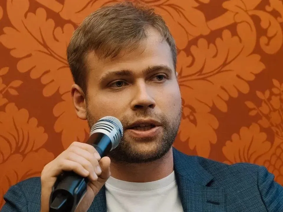 Операция или лекарства: заслуженный врач РФ рассказал, что ждет внука Зюганова из-за проблем со спиной