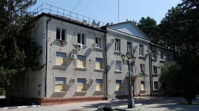 Окна в школах Белгородской области защитят бронированной пленкой