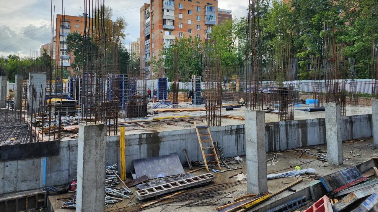 Новую пристройку к одной из школ начали возводить в Королеве