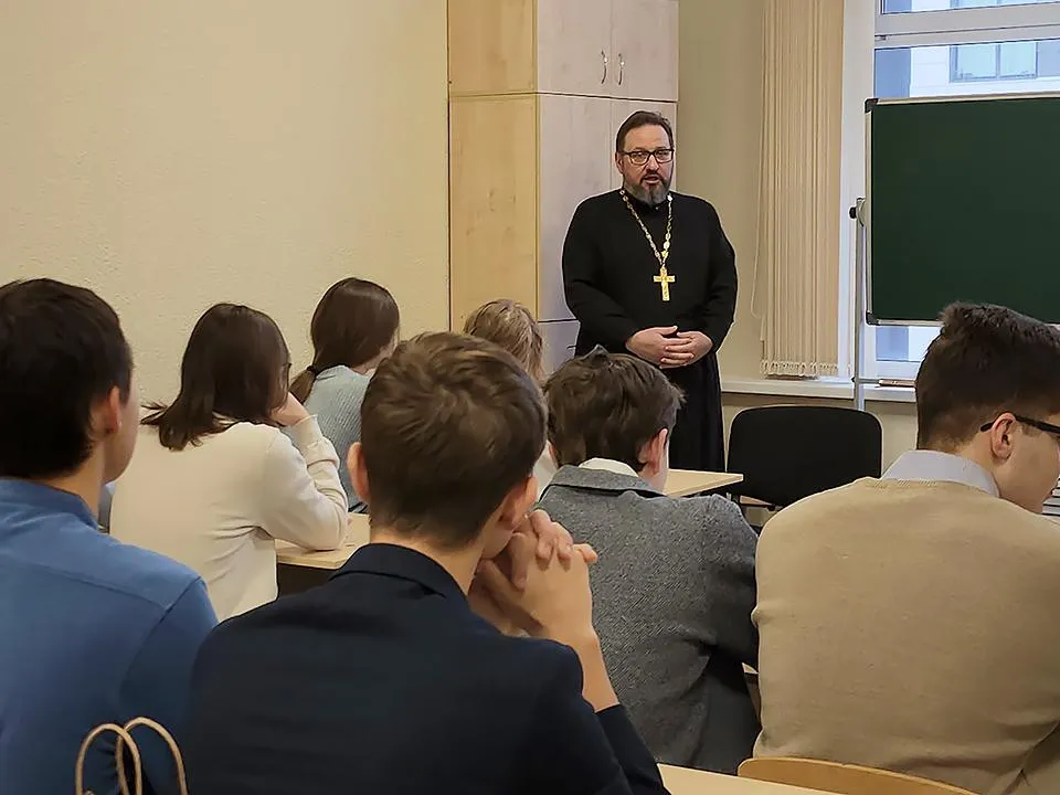 Священники могут пополнить ряды учителей в школах: какие предметы они будут вести