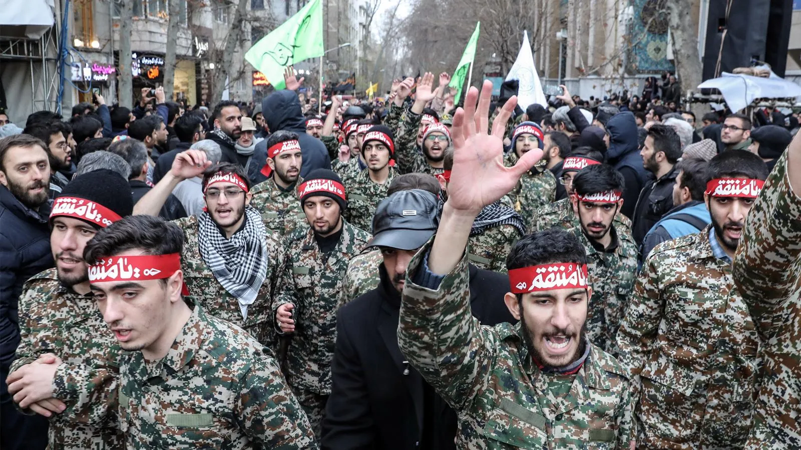 Члены иранского ополчения «Басидж», Тигеран. Saeid Zareian