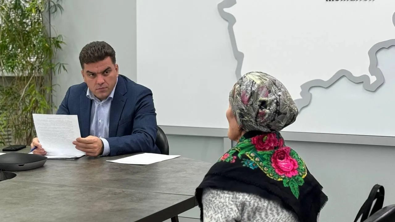 В Можайском округе отремонтируют крышу после обращения жительницы к главе муниципалитета