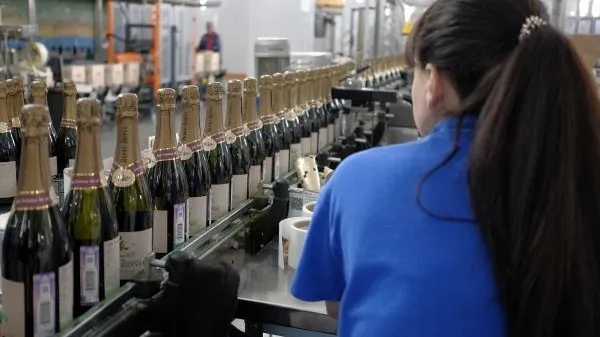 Цены на шампанское вырастут на 15% в канун Нового года