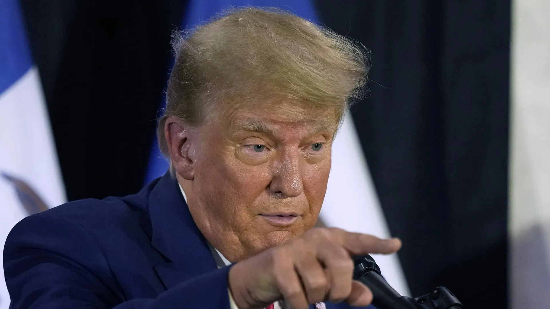 Трамп назвал идею вступления Украины в НАТО безумной