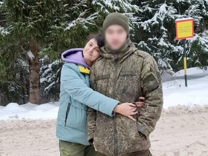 «Ждем и сражаемся вместе с ним»: сестра поздравила бойца СВО, рожденного в День защитника Отечества