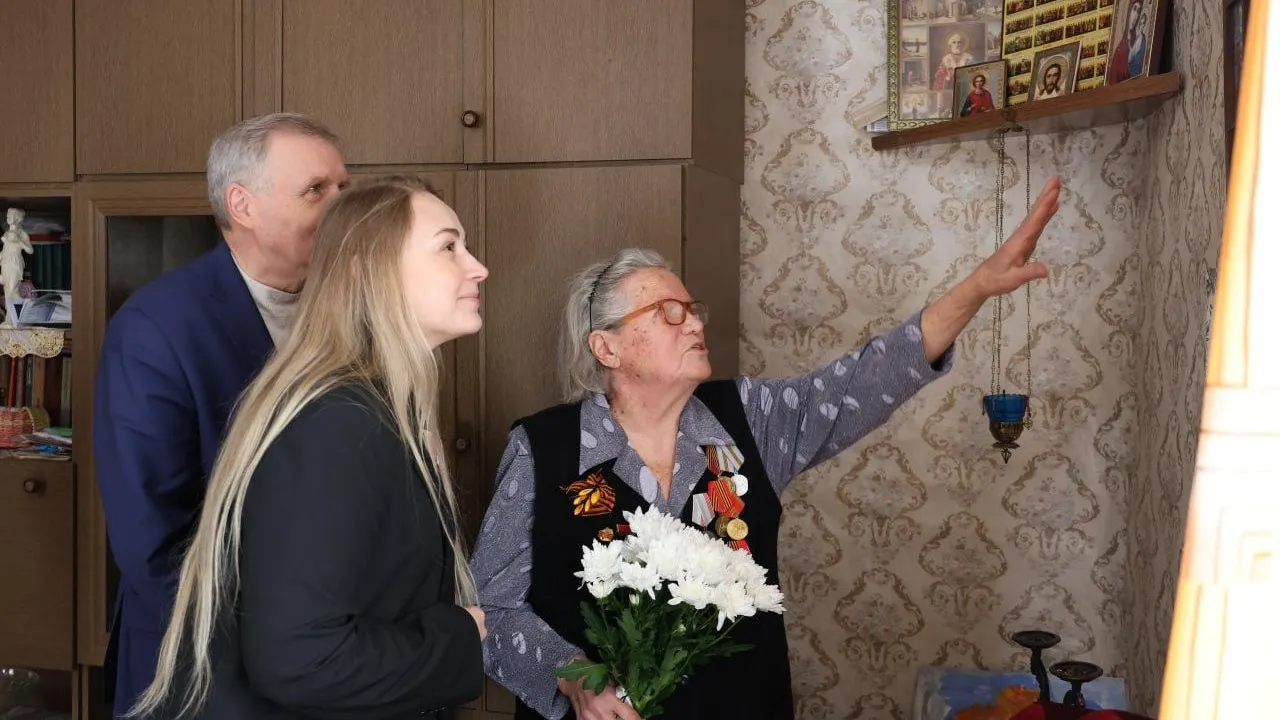 В Павлово-Посадском округе состоялся визит депутата Линары Самединовой к ветеранам-узникам концлагерей