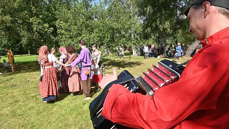 Не нарушая «Традиции»: в Захарово прошел ежегодный open air Захара Прилепина и Эдуарда Боякова