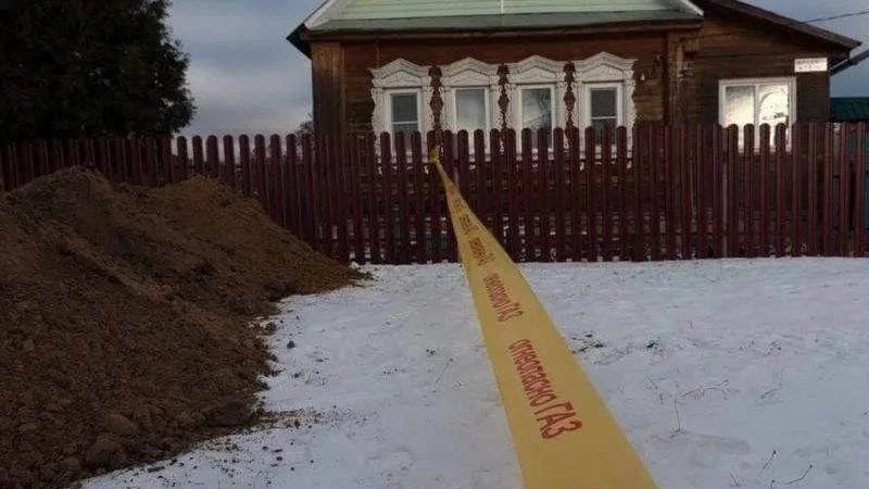 Пять газопроводов за день повредила упавшая с крыши наледь в Подмосковье