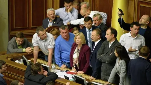 Украинский политолог считает невозможным переход Украины к парламентскому правлению