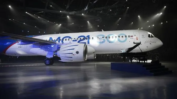 Российский самолет МС-21 впервые испытают в декабре