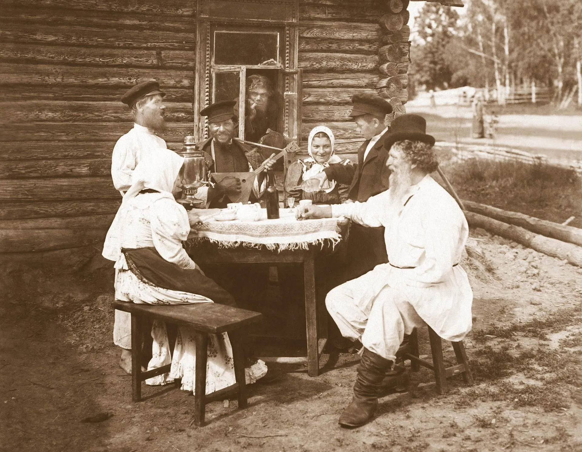 Крестьяне за столом