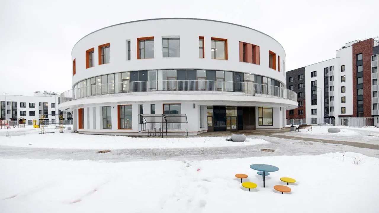 Новый детский сад в форме цилиндра построили в подмосковном Подольске