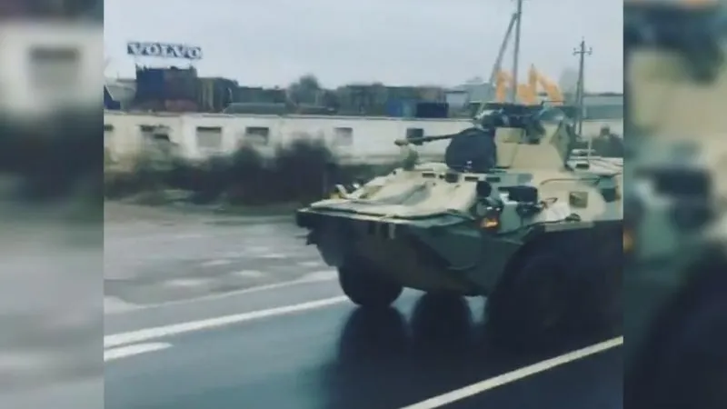 Боевой БТР проехал по Химкам