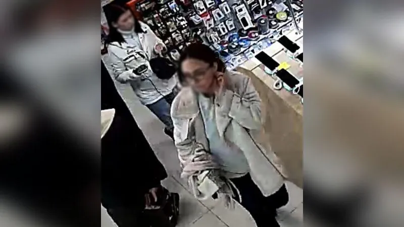 Девушки украли дорогостоящий ноутбук из магазина техники в Балашихе