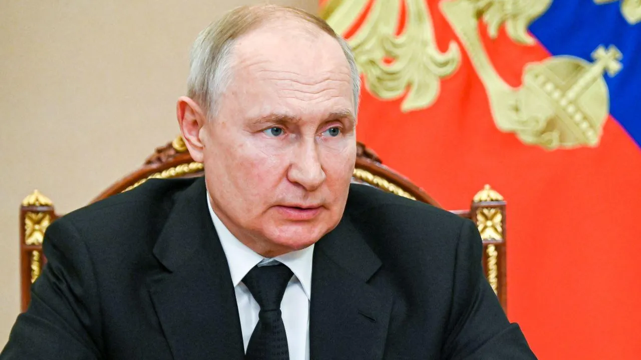 Путин подписал закон о блокировке средств и имущества попавших под санкции иностранцев