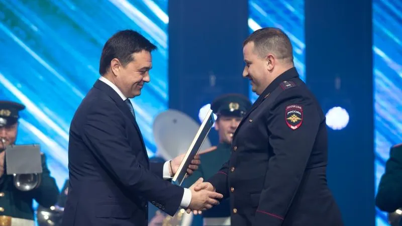 Огромная ответственность. Губернатор вручил награды сотрудникам полиции