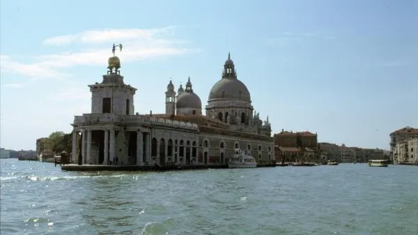 Эксперт: итальянцы немножко опоздали с карантинными мерами