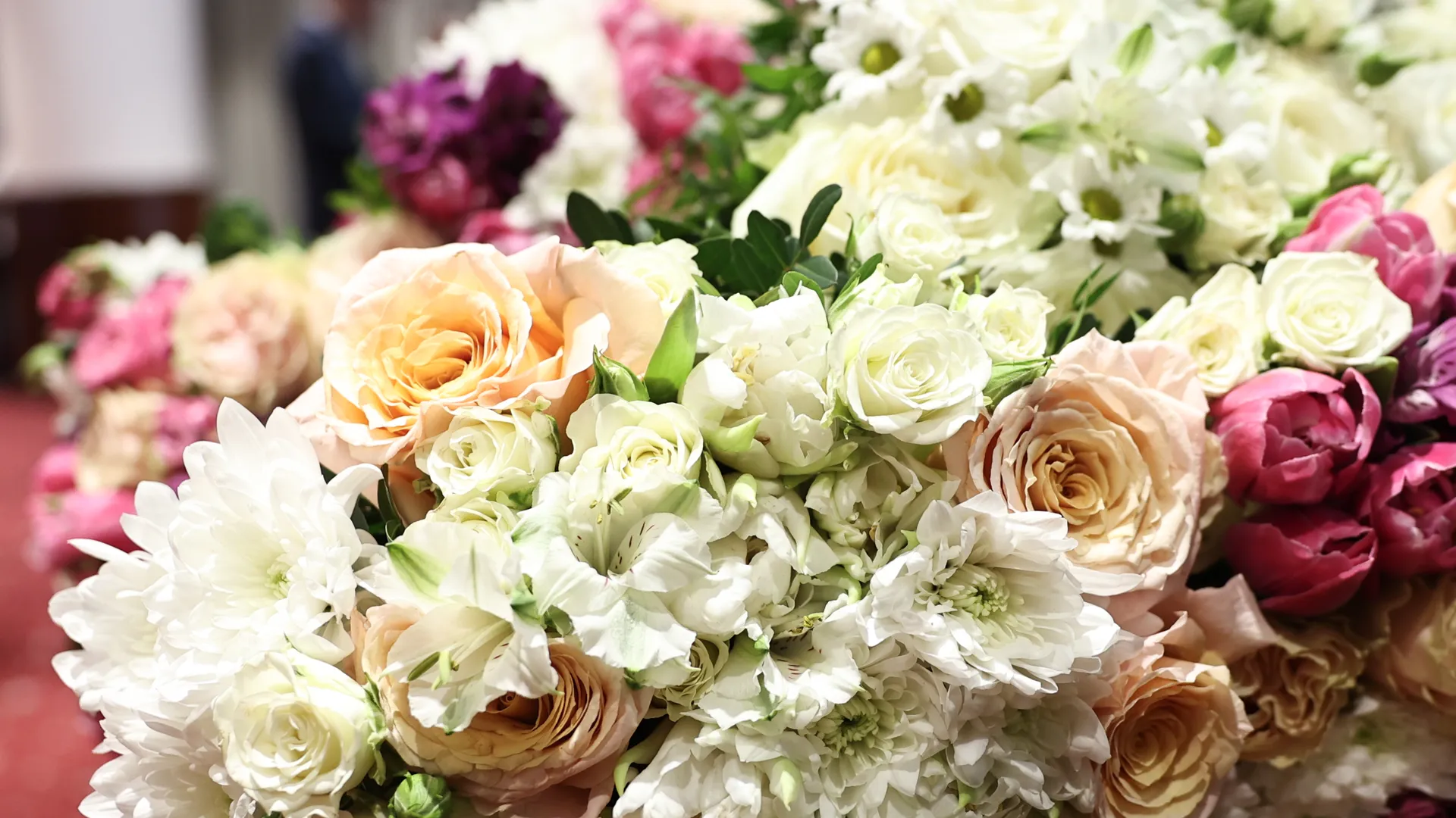 Андрей Воробьев поздравил женщин Московской области с 8 марта