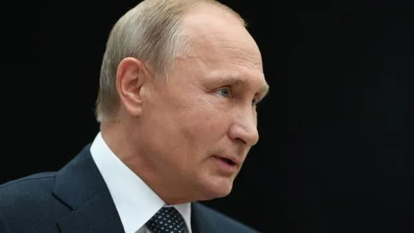Путин поручил провести Интернет в небольшие поселки