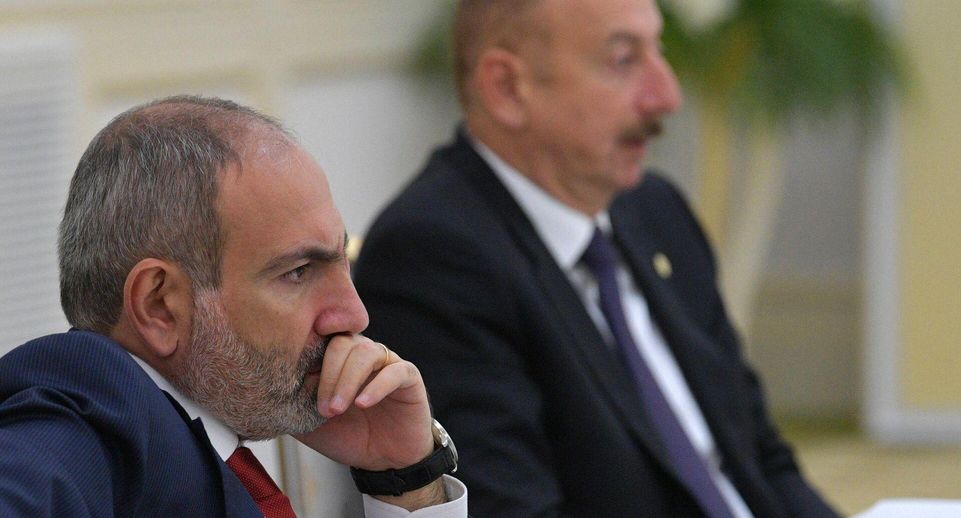 Алиев и Пашинян проводят переговоры по мирному договору в Абу-Даби