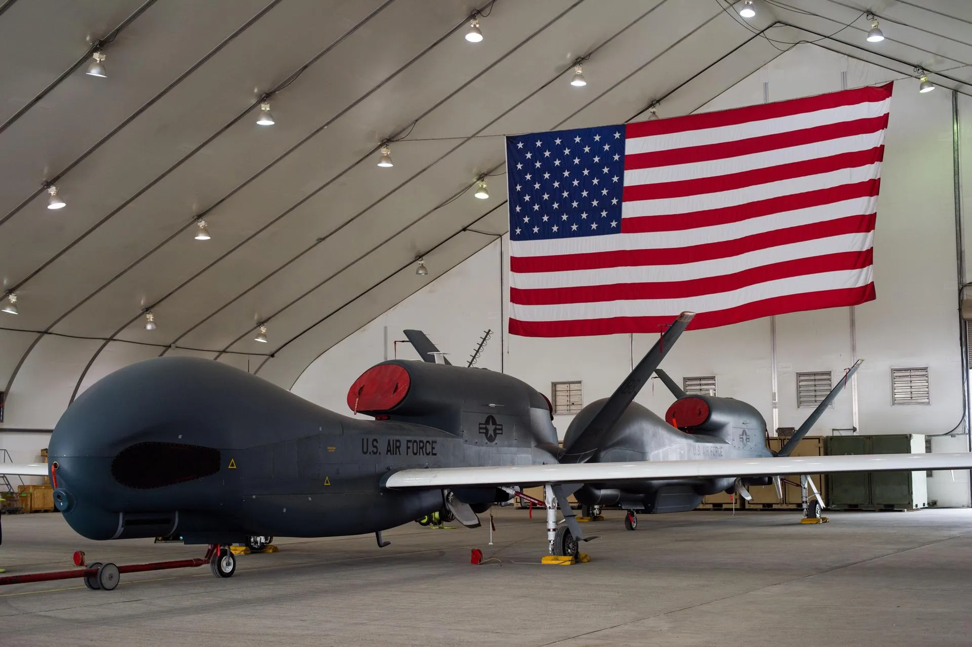 Sra Tyler Woodward/ZUMAPRESS.com / БПЛА Global Hawk