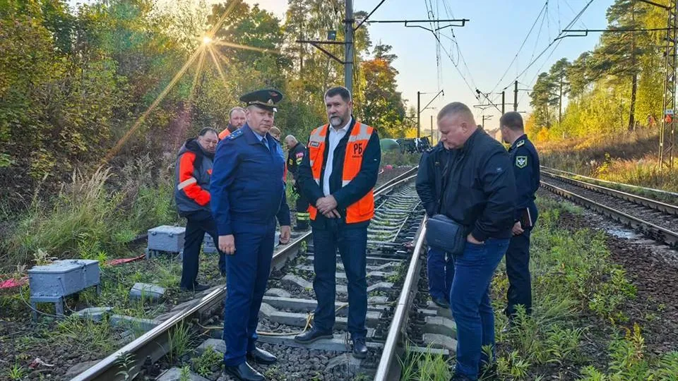 Две цистерны сошли с железной дороги на Ярославском направлении МЖД