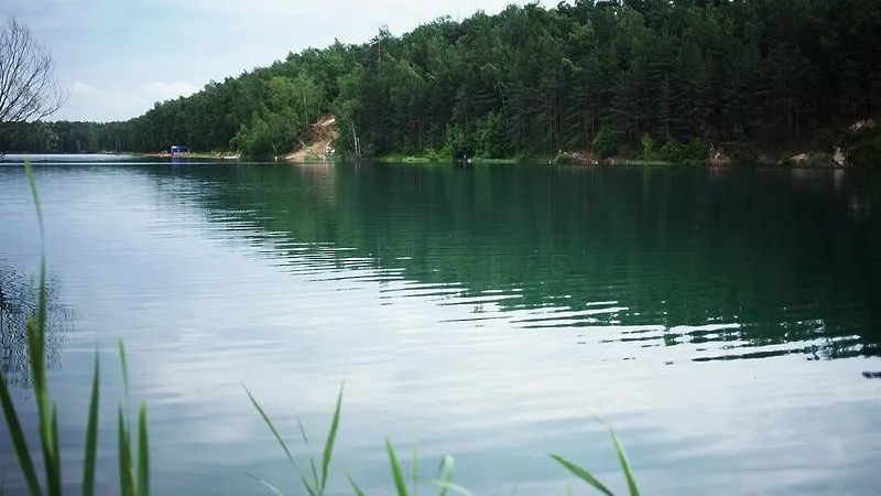Ребенок утонул во время купания в карьере в Дзержинском