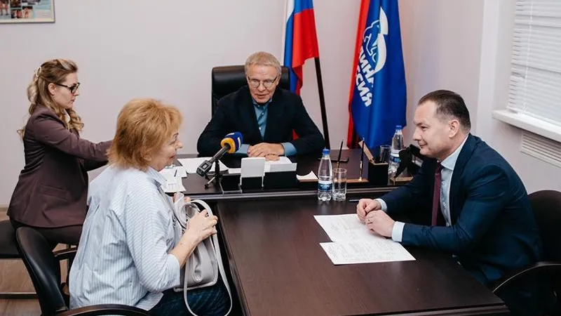 Вячеслава Фетисова поздравили с днем рождения
