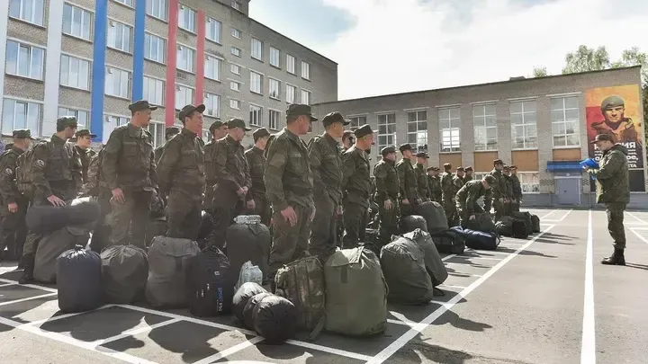 Жителям Подмосковья рассказали о работе центра отбора на военную службу по контракту в Балашихе