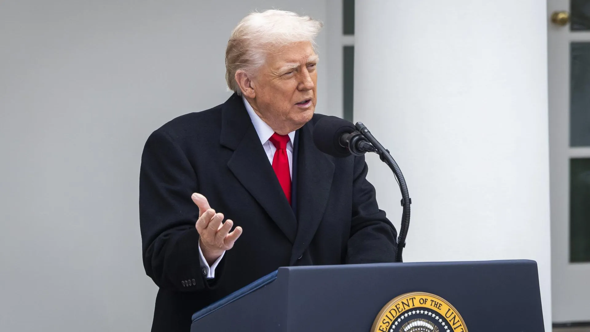 Jim LoScalzo — Pool via CNP/Consolidated News Photos