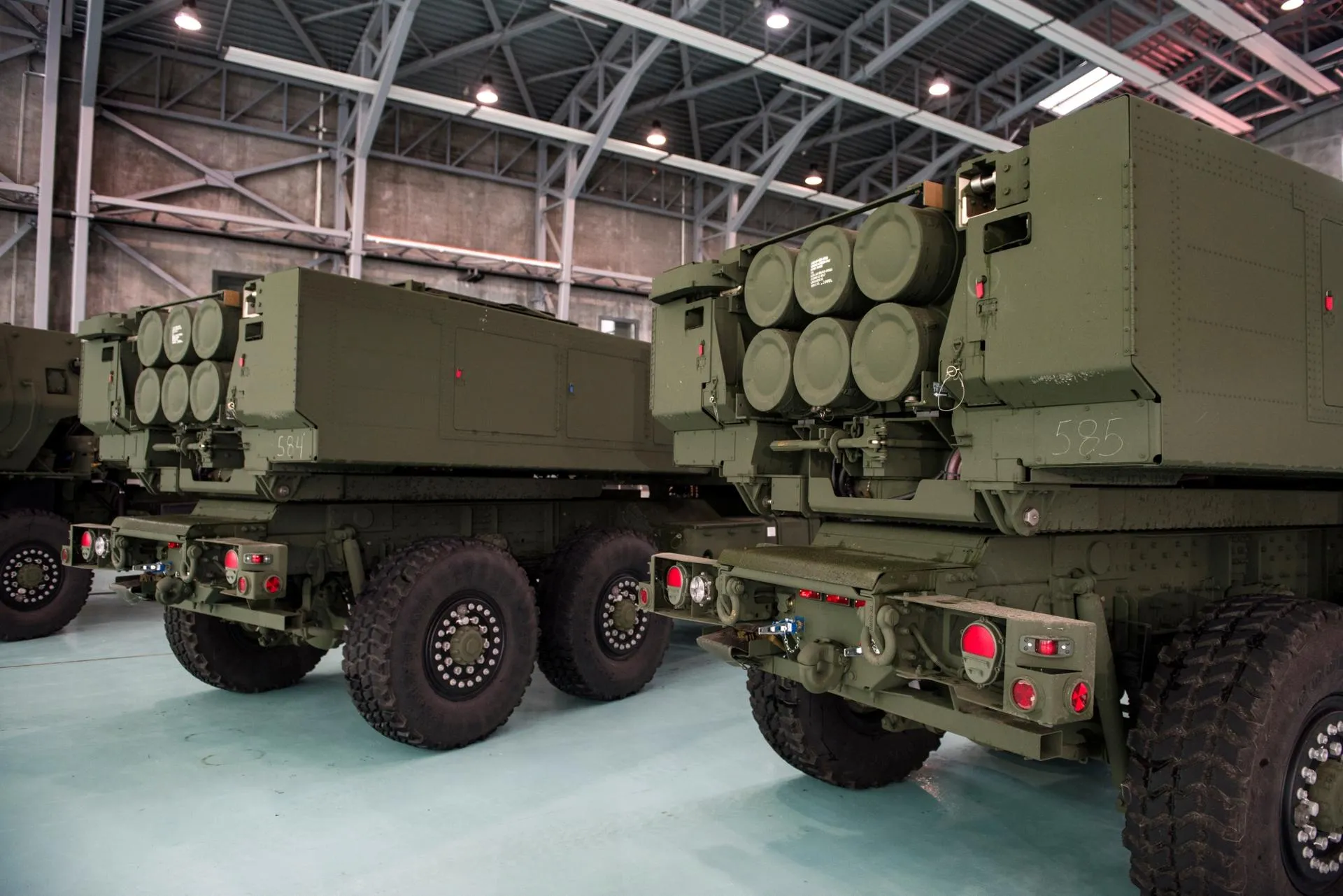 Ракетные установки Himars. Attila Husejnow