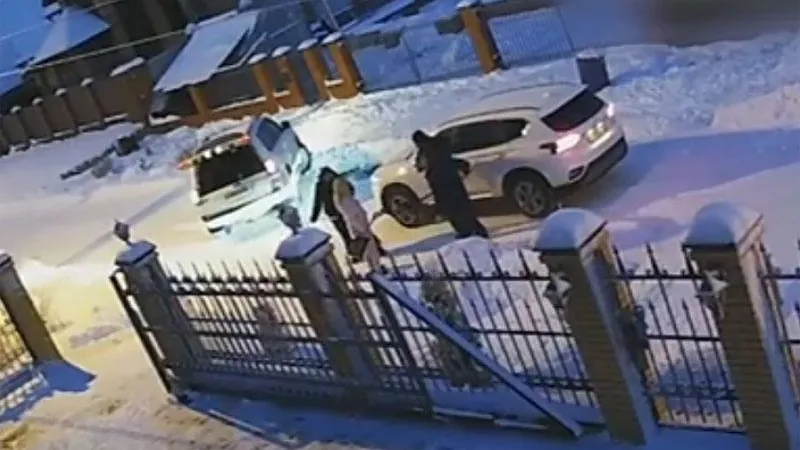 Водители подрались на лопатах в Ногинске