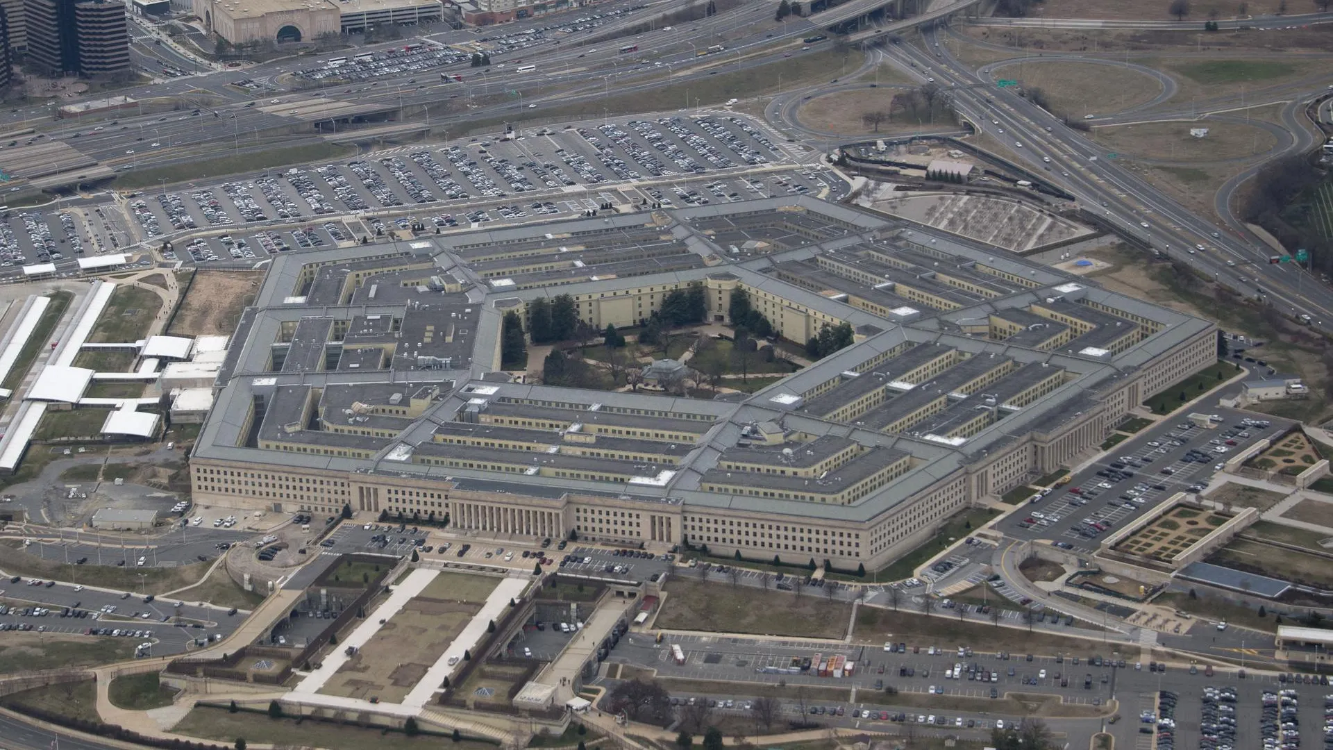 В Пентагоне назвали атаки на базы США на Ближнем Востоке угрозой