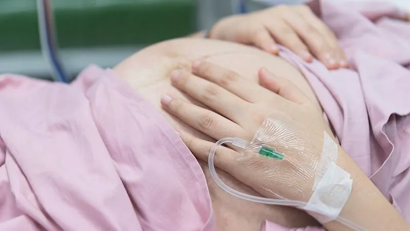 В Сергиевом Посаде врачи приняли роды и спасли женщину с почти полным поражением легких от коронавируса