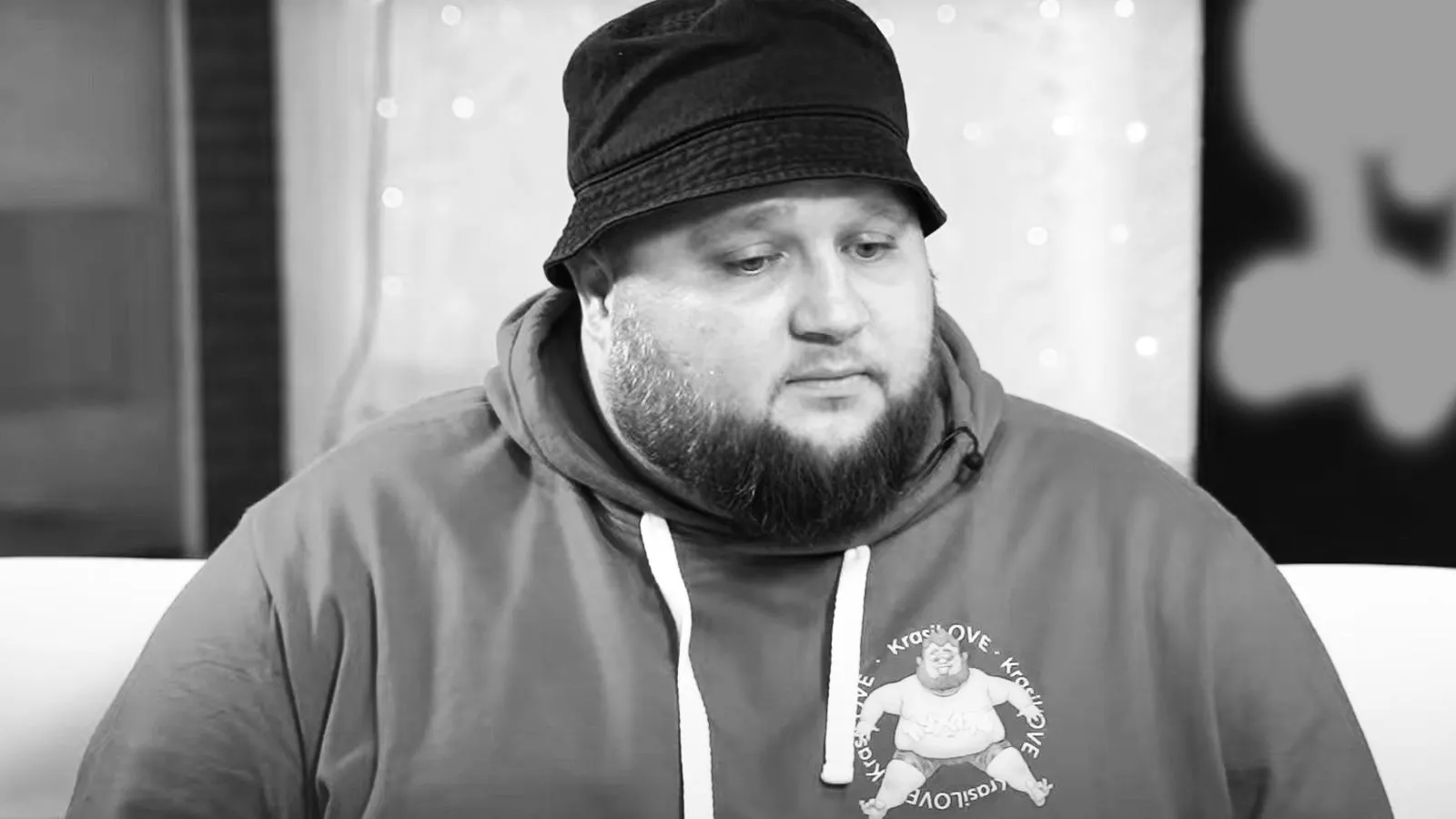 Дмитрий Красилов во время интервью «Тет-а-тет с Марусей»