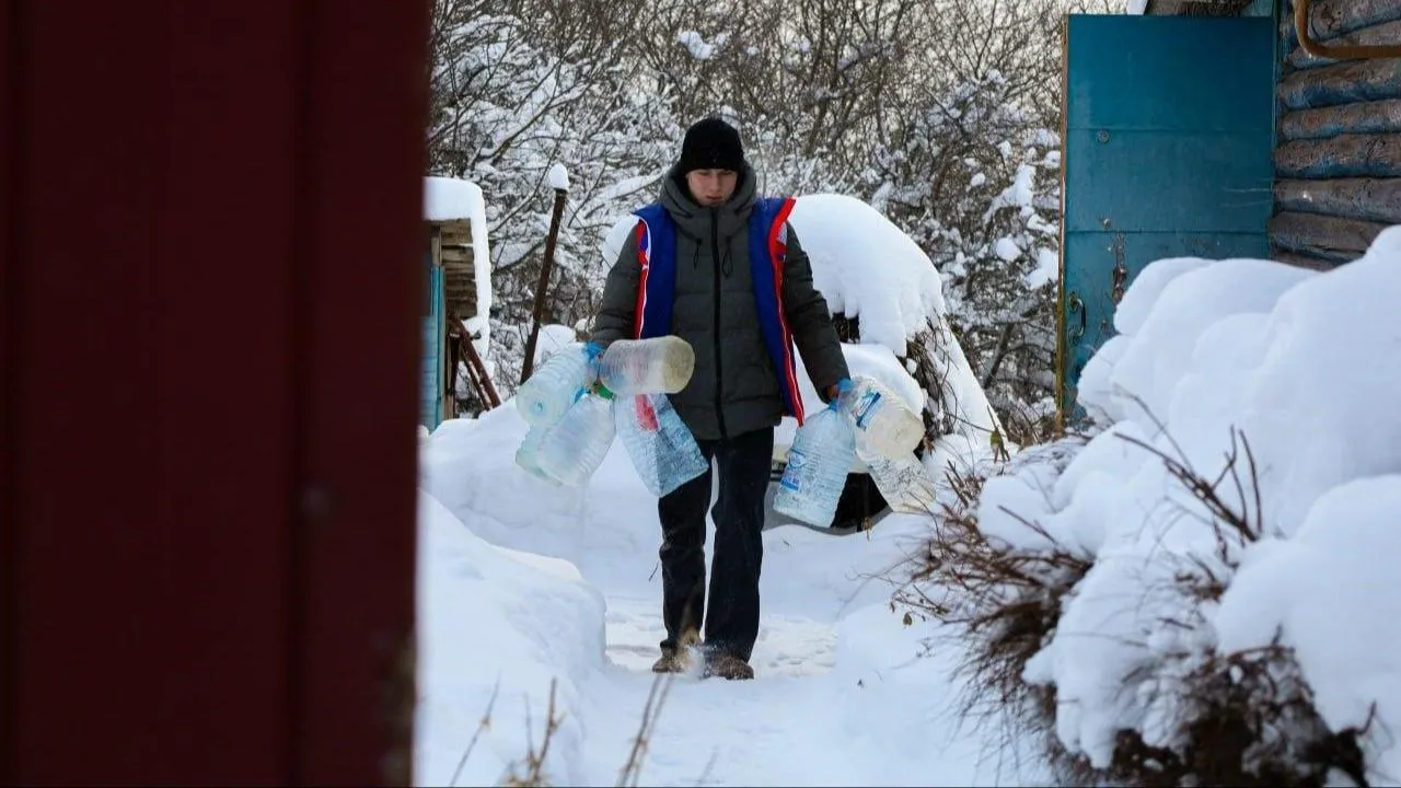 Волонтеры в Рузе доставили воду матери участника спецоперации