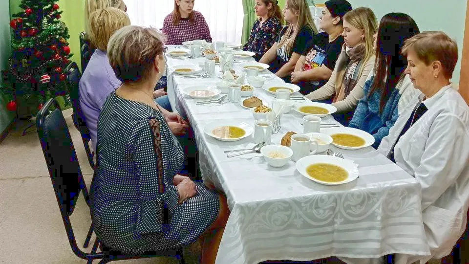 Замглавы г. о. Лосино-Петровский Валентина Тропанец (в центре) в детском саду «Ивушка». Фото: пресс-служба администрации округа