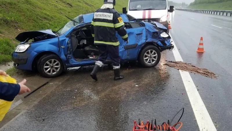 Попавшая в ДТП девушка оказалась зажата в машине под Сергиевым Посадом