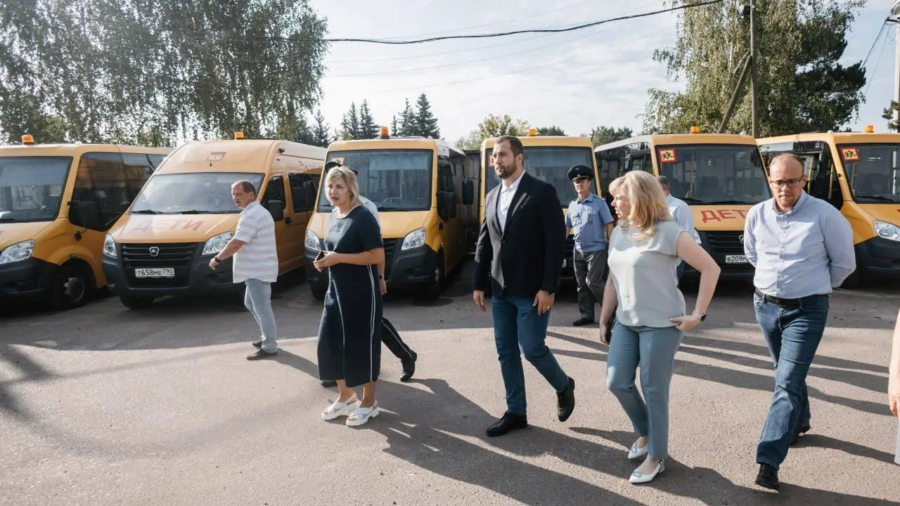 Еще один новый транспорт пополнил парк школьных автобусов Чехова