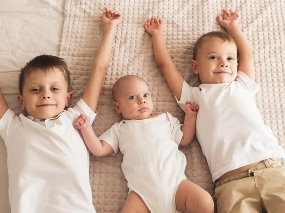 «Третий обнуляет род»: экстрасенс рассказала, как очередность рождения детей влияет на их судьбу