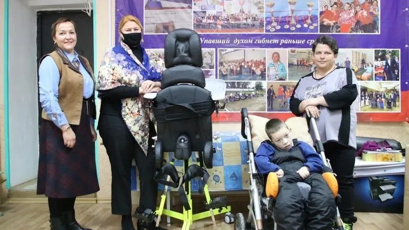 В Можайске ребенку с ограниченными возможностями подарили оборудование для реабилитации