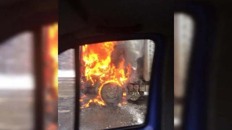 Фура загорелась на ходу в Сергиево-Посадском районе