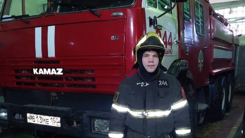 Пожарный «Мособлпожспас» в свой выходной спас пенсионерку в Подмосковье