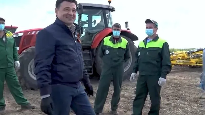 Работа ферм, запуск МФЦ, производство масок. В Подмосковье постепенно снимают ограничения