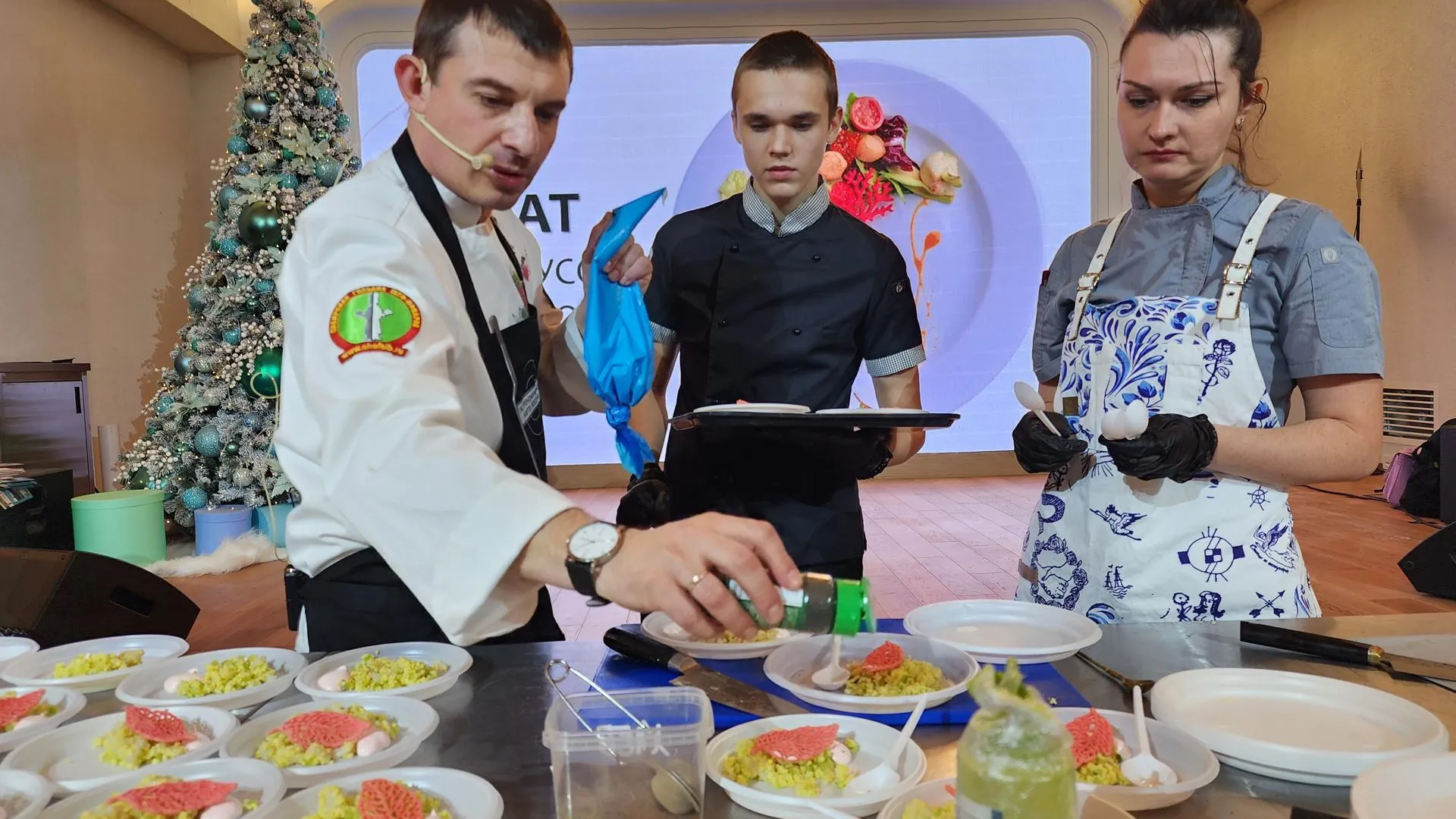 Повар из Подмосковья провел мастер-класс на международном форуме «Россия»