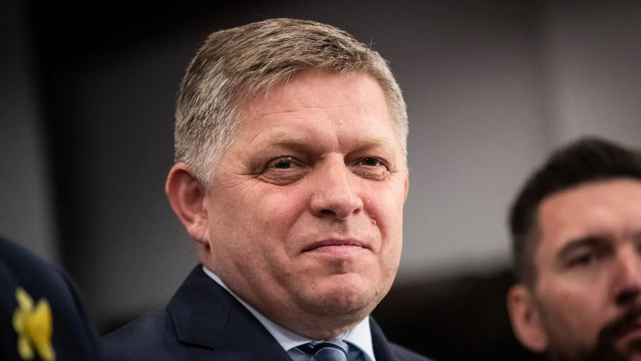 Бывший премьер Словакии Фицо выступил против поставок оружия Украине