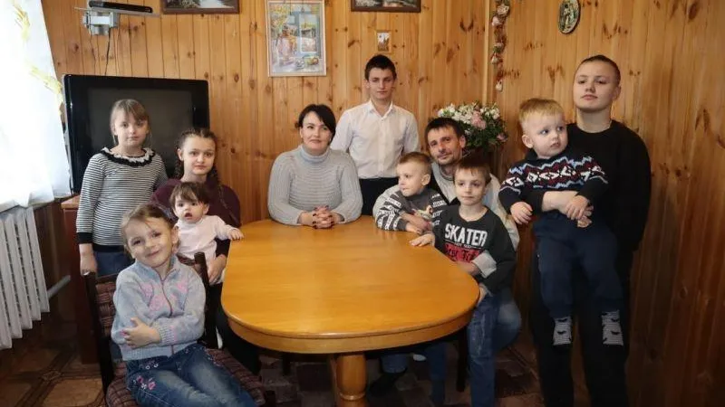 Семья с 10 детьми получила субсидию на большой дом в Подмосковье