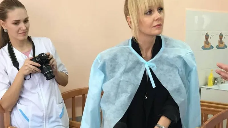 Валерия во время гастролей в Башкирии посетила детскую больницу